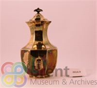 TH\CT\Museum catalogue\3D objects\2014_9_c_th.jpg; 2014.9; Coffee pot presented to the Borough of Wembley; Coffee pot